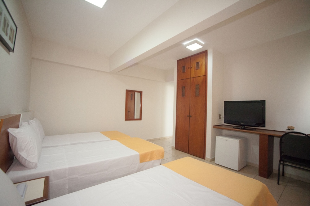 Laparos Hotel 6/24