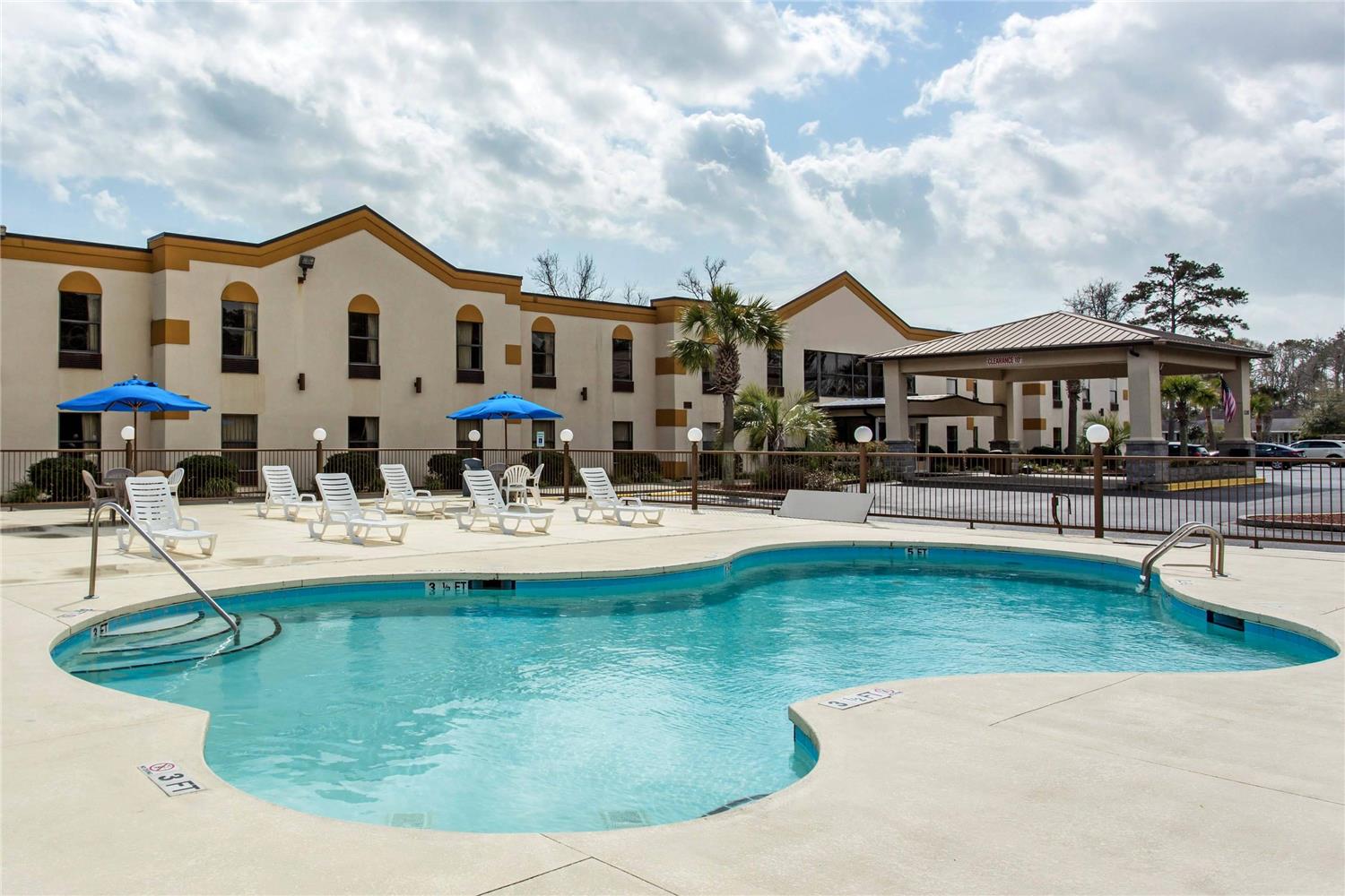 Quality Inn Surfside Myrtle Beach 24/24