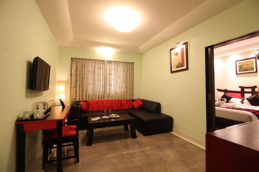 Beverly Hotel 30/45