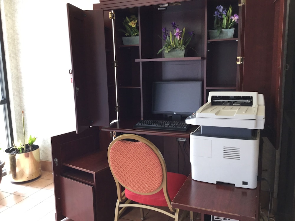 Americas Best Value Inn Suites St Charles St Louis 28/31