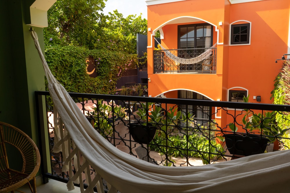 Exotica Boutique Hotel 42/50