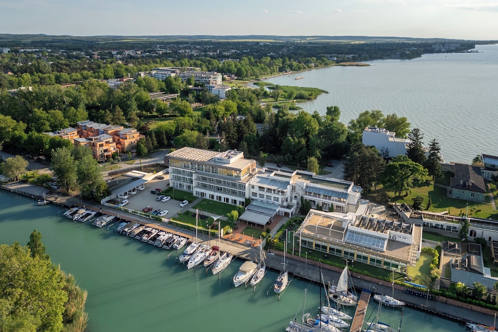 Hotel Yacht Wellness & Business 47/50
