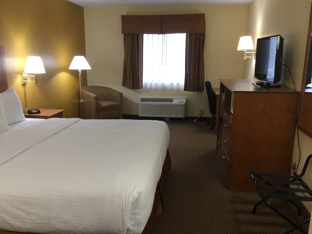 Baymont By Wyndham Port Huron 12/26