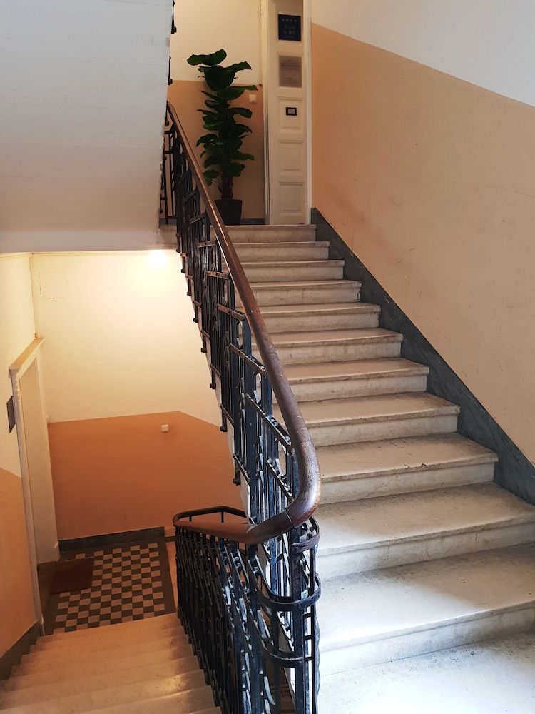 Prima Luxury Rooms 61/71