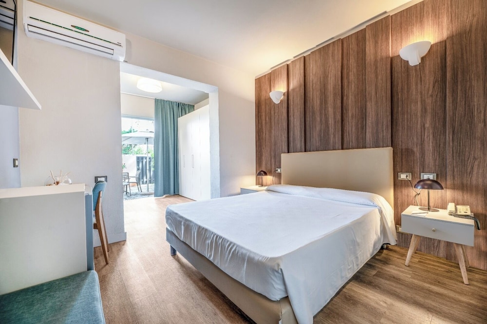 Hotel Riva Del Sole 49/70
