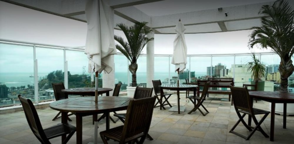 Golden Tulip Macae 23/36