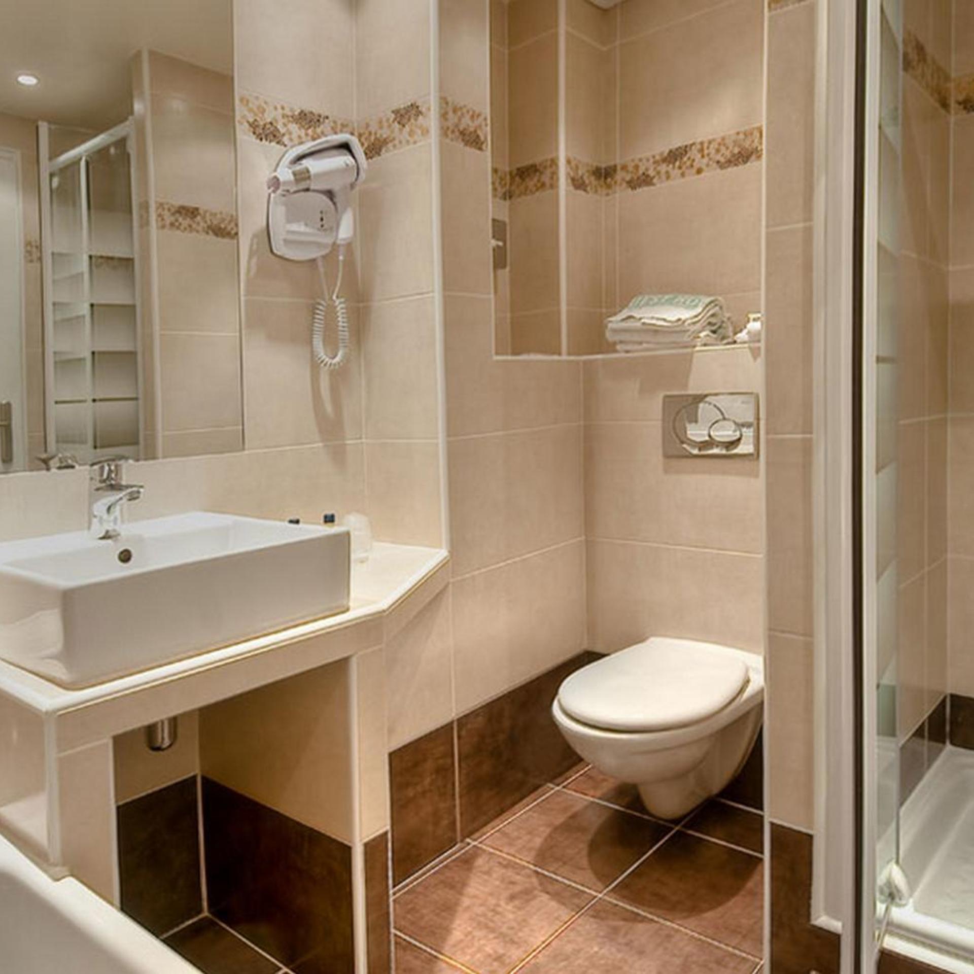 Louest Hotel 36/50