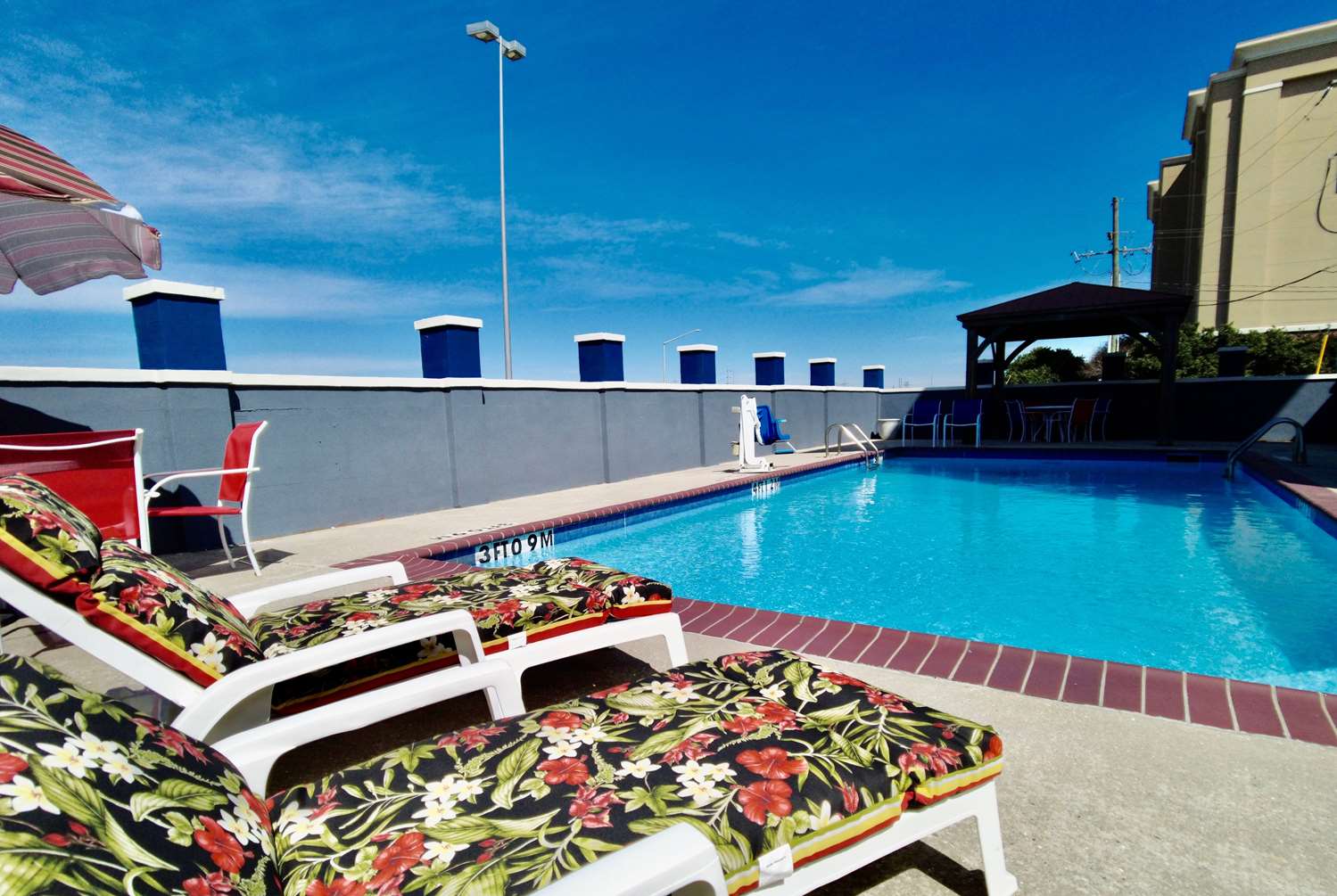 Days Inn & Suites By Wyndham Thibodaux 61/68
