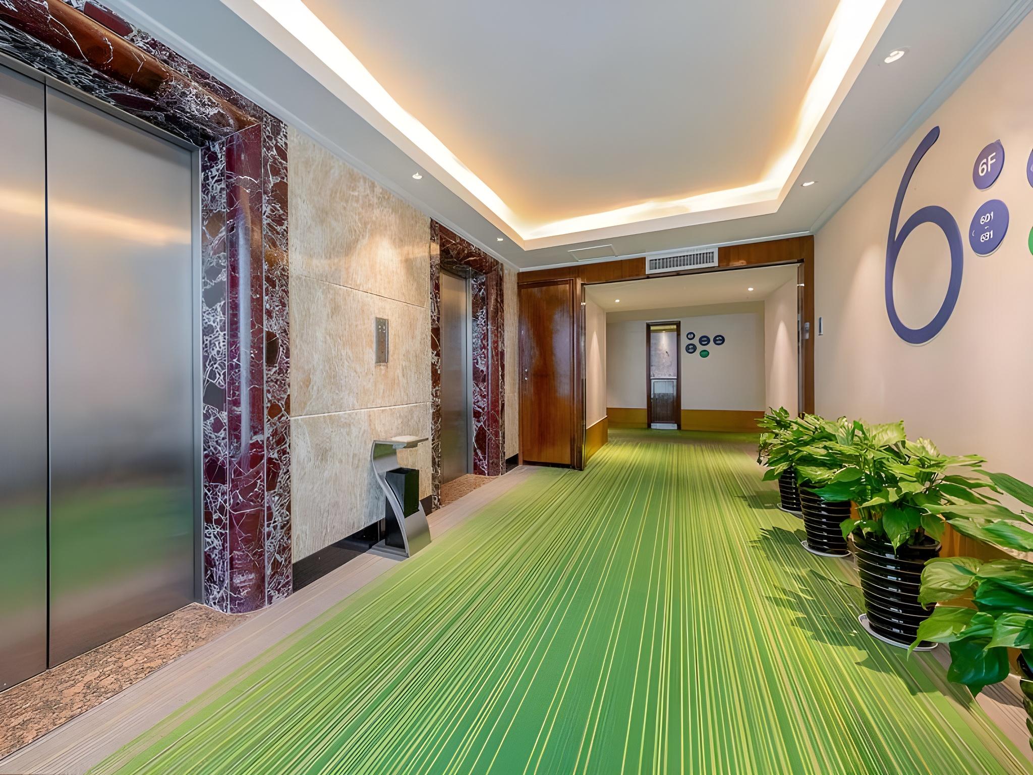 Campanile Hotel Restaurant (Zhuhai Yinhua Road) 34/52