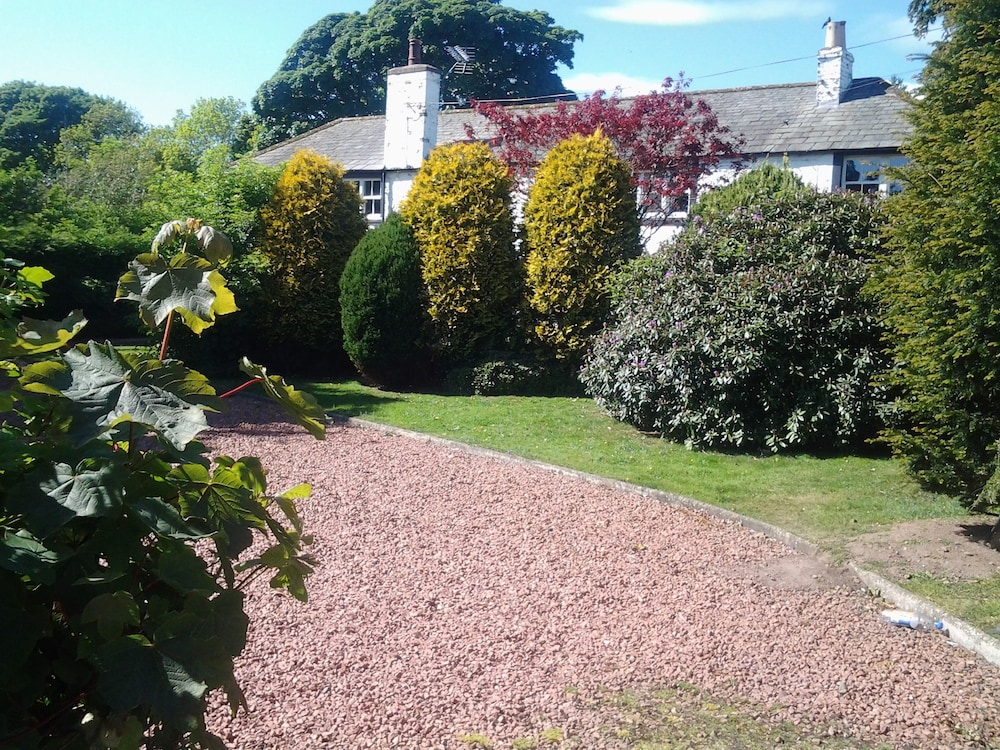 Gretna Hall Hotel 42/45