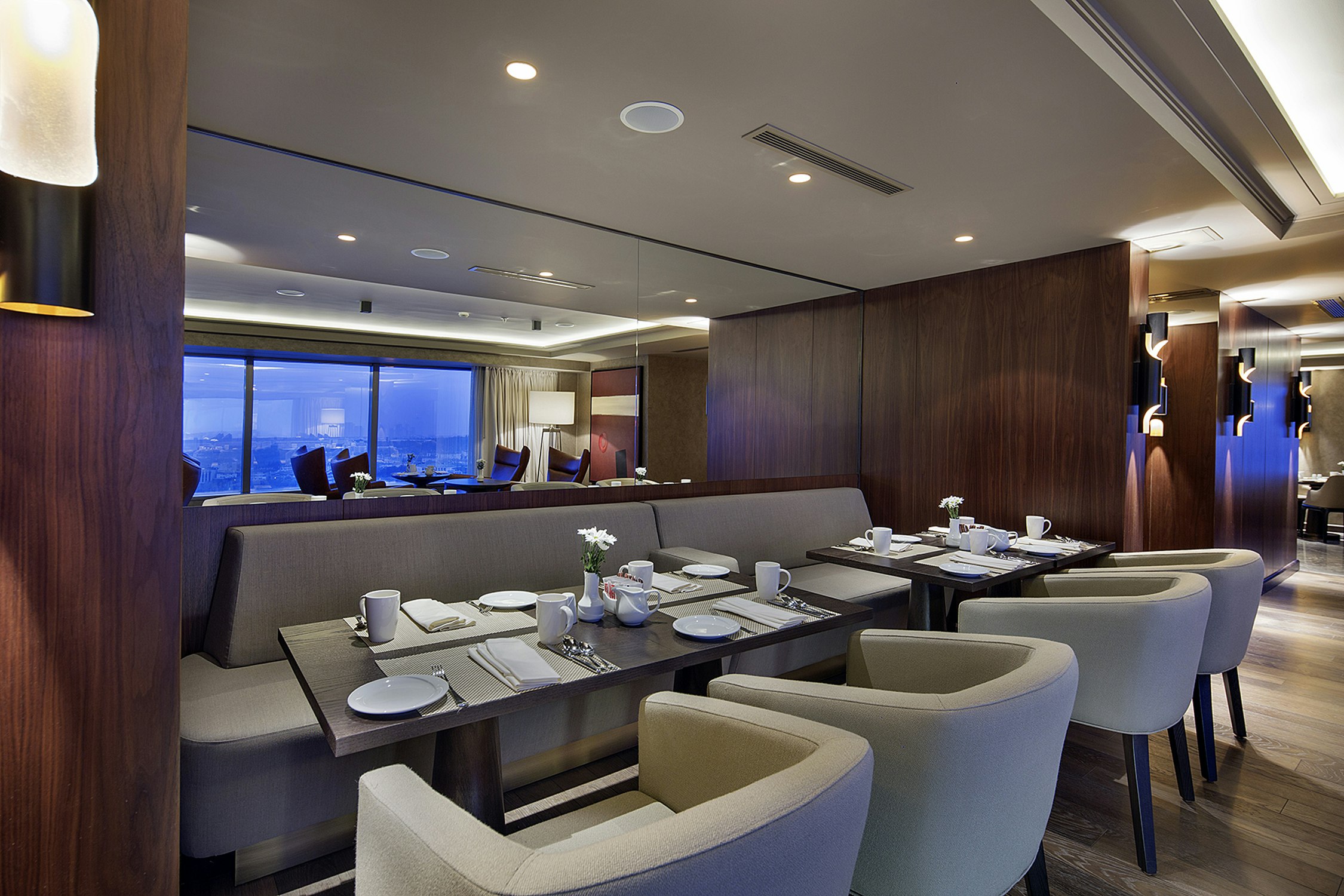 Ankara Hilton SA 38/50