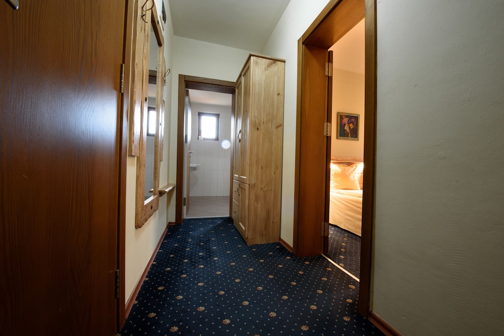 Kap House Hotel 50/50
