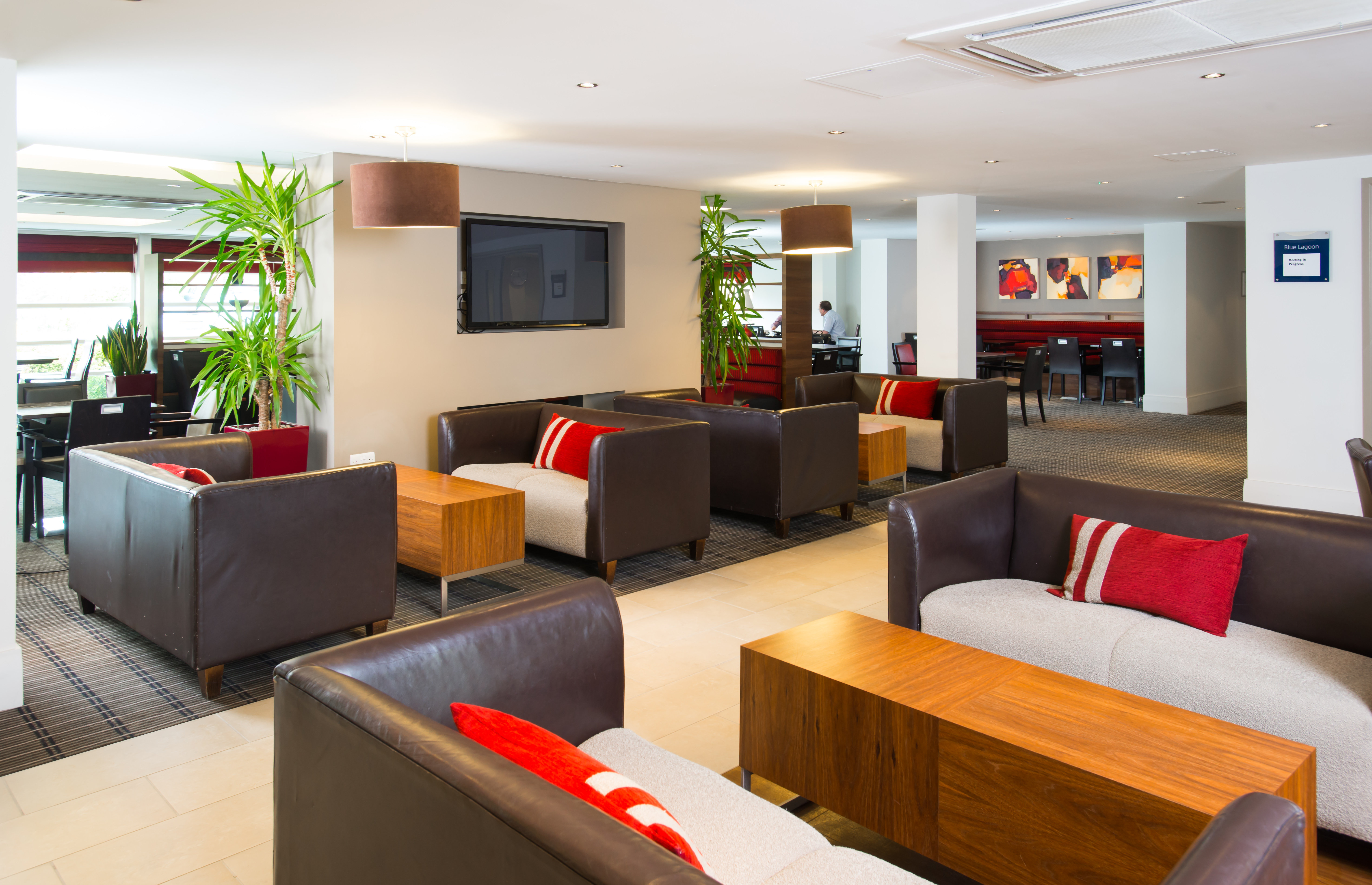 Holiday Inn Express Milton Keynes 12/46