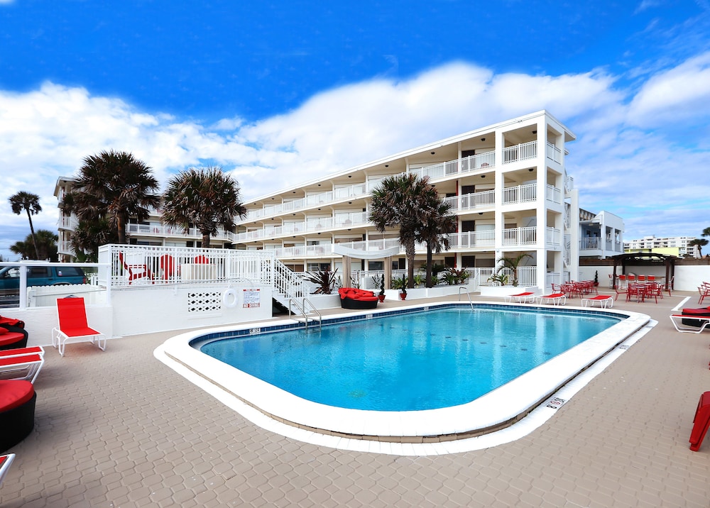 Chateau Mar Beach Resort 5/47