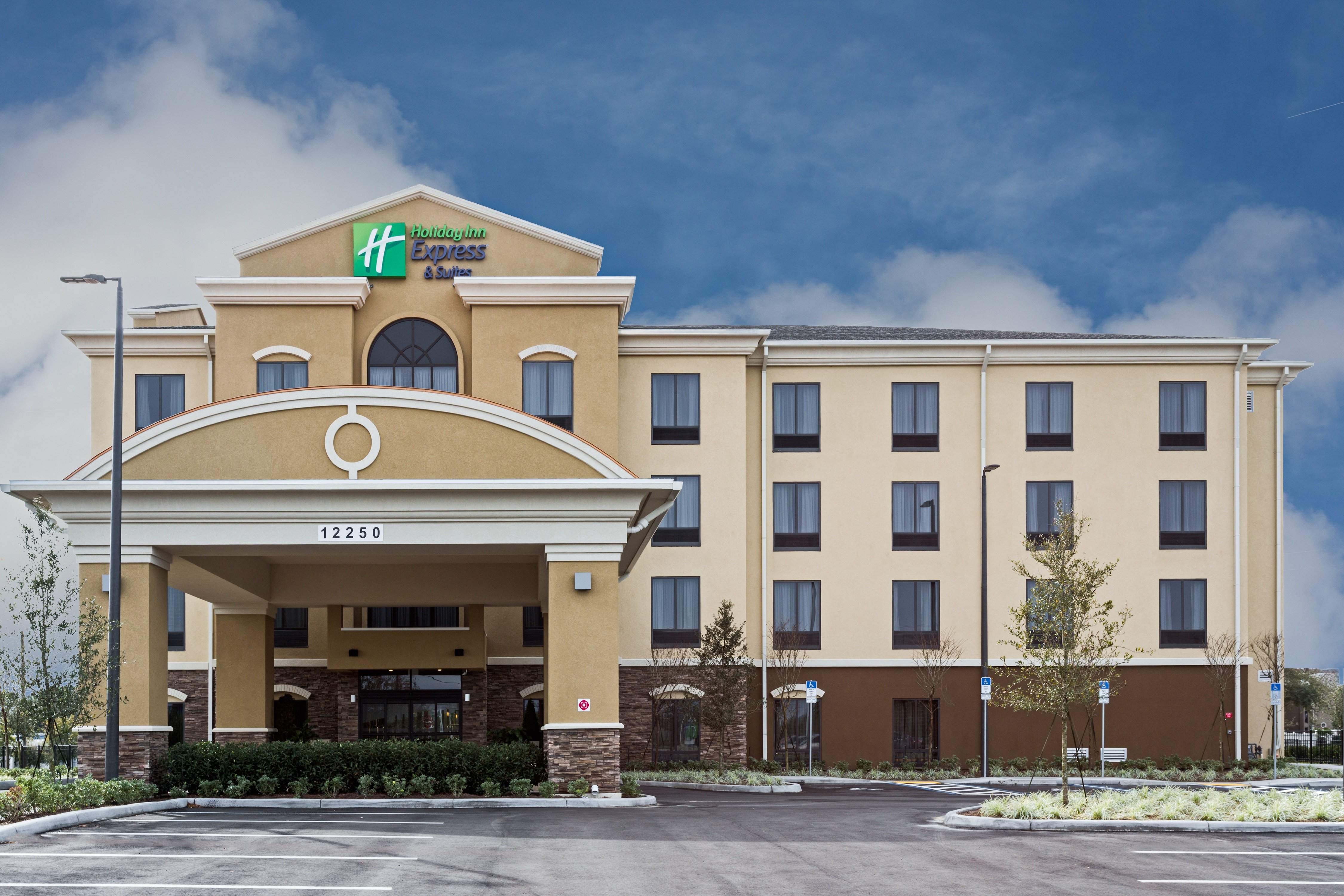 Holiday Inn Express Hotel And Suites Orlando East Ucf Area 2/50