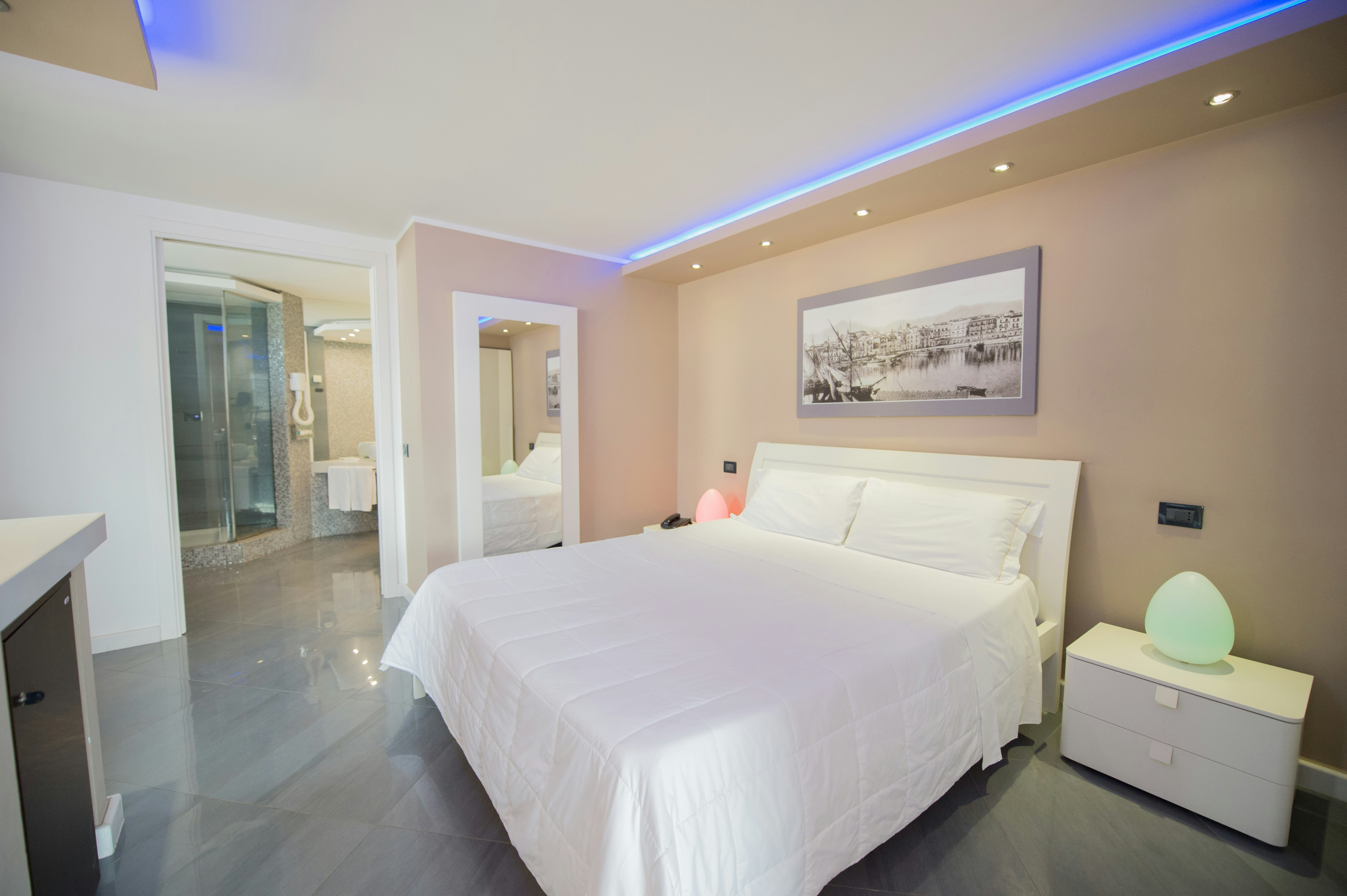 Cristal Hotel Palermo 11/23