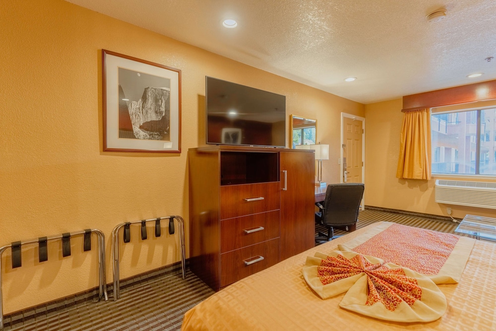 Best Western Plus Yosemite Way Station Motel 31/44