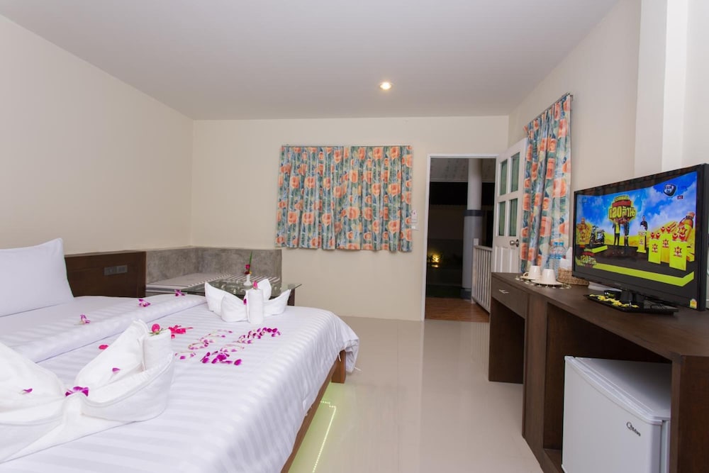 Suksompong Resort 5/29