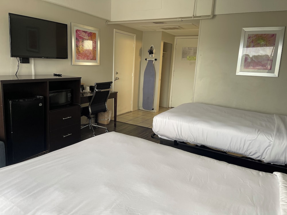 Motel6 Norfolk, VA – East Little Creek 19/50