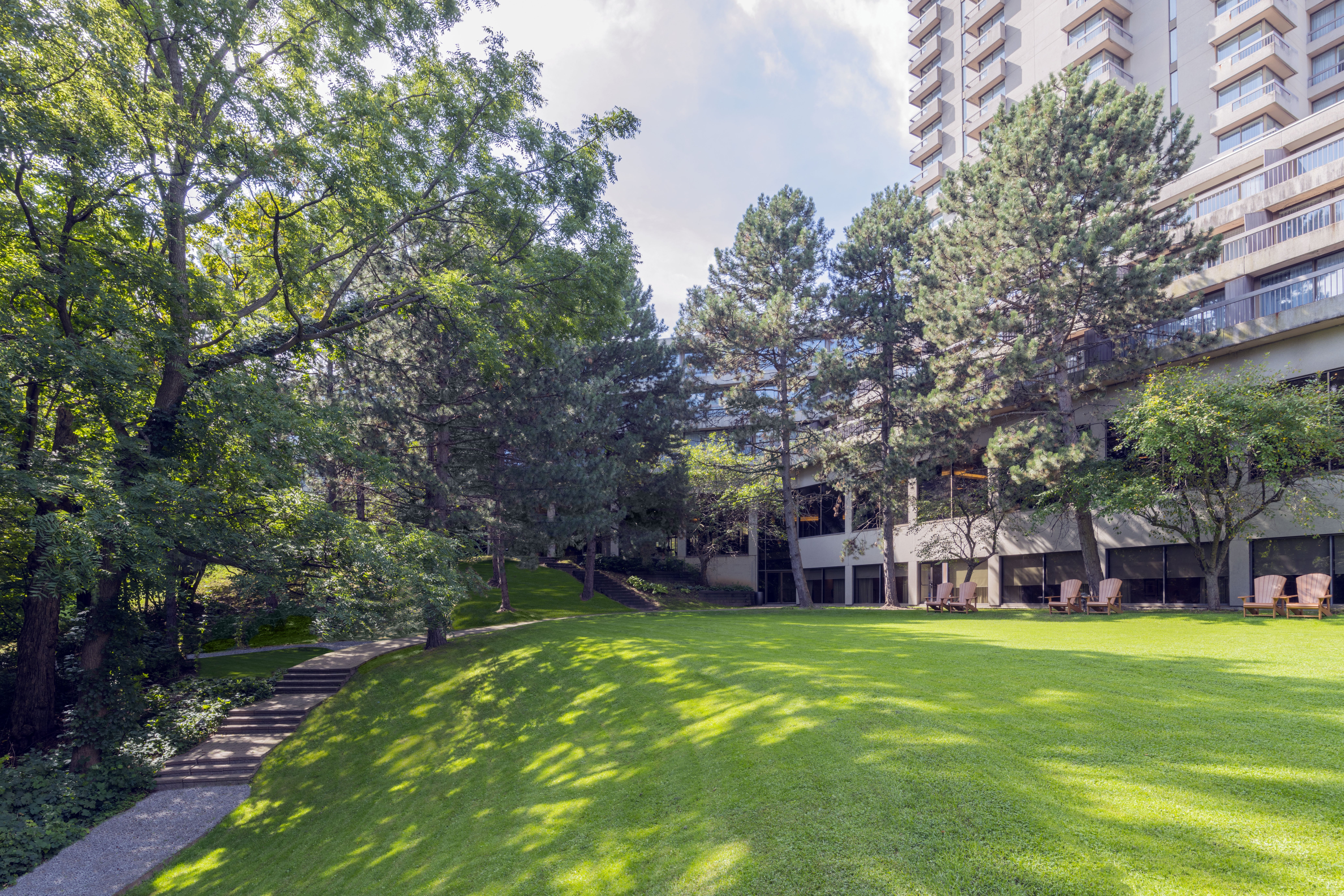 Crowne Plaza Toronto – North York 60/70