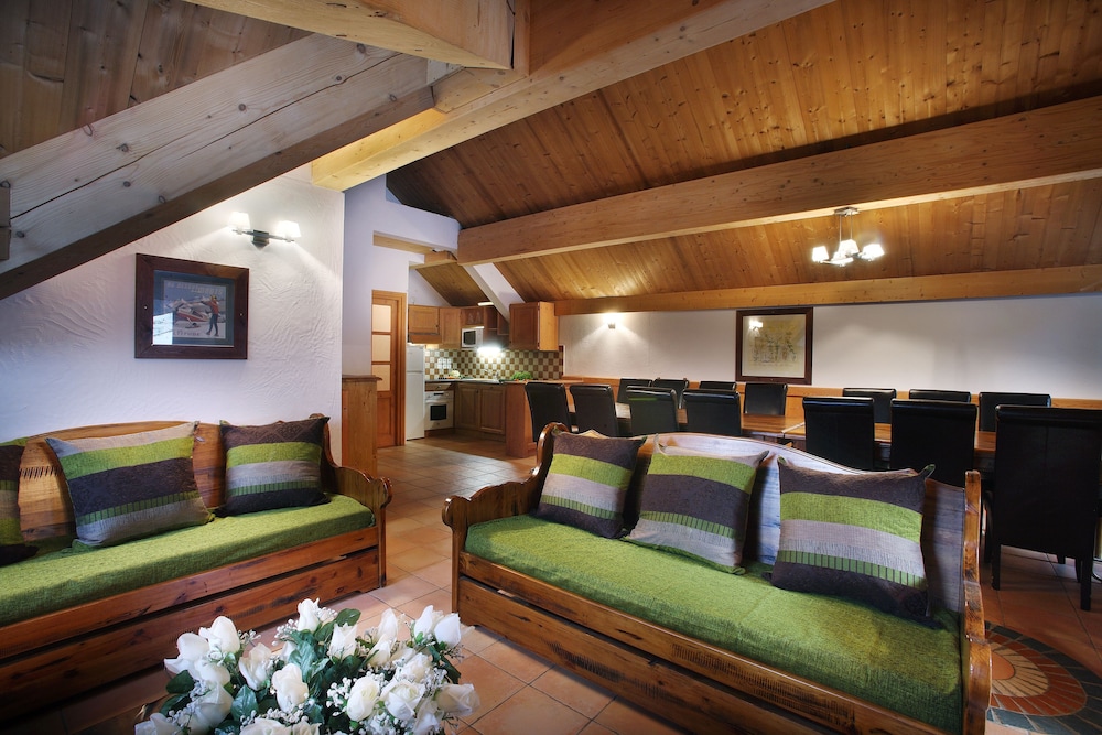 Chalet des Neiges - Oz en Oisans(Sat arr/dep only 24/50