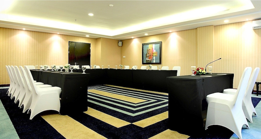Grand Pacific Hotel 5/28
