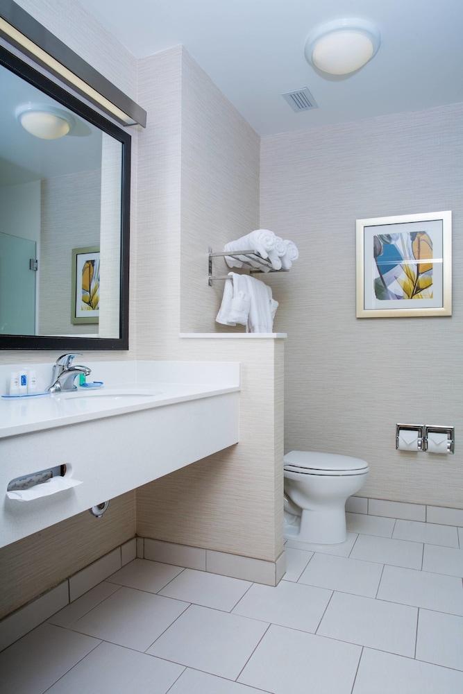 Fairfield Inn And Suites By Marriott Lincoln Southeast 28/64
