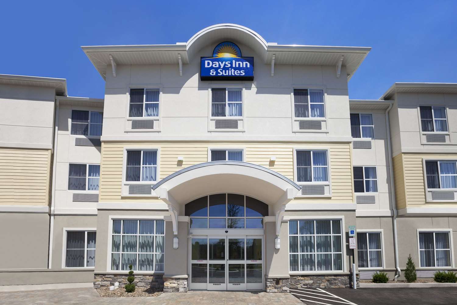 Sleep Inn & Suites Altoona North 7/25