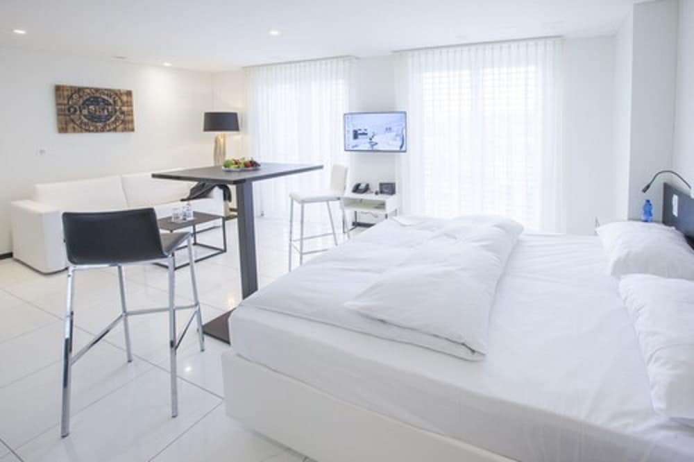 THESSONI HOME ZURICH 29/48