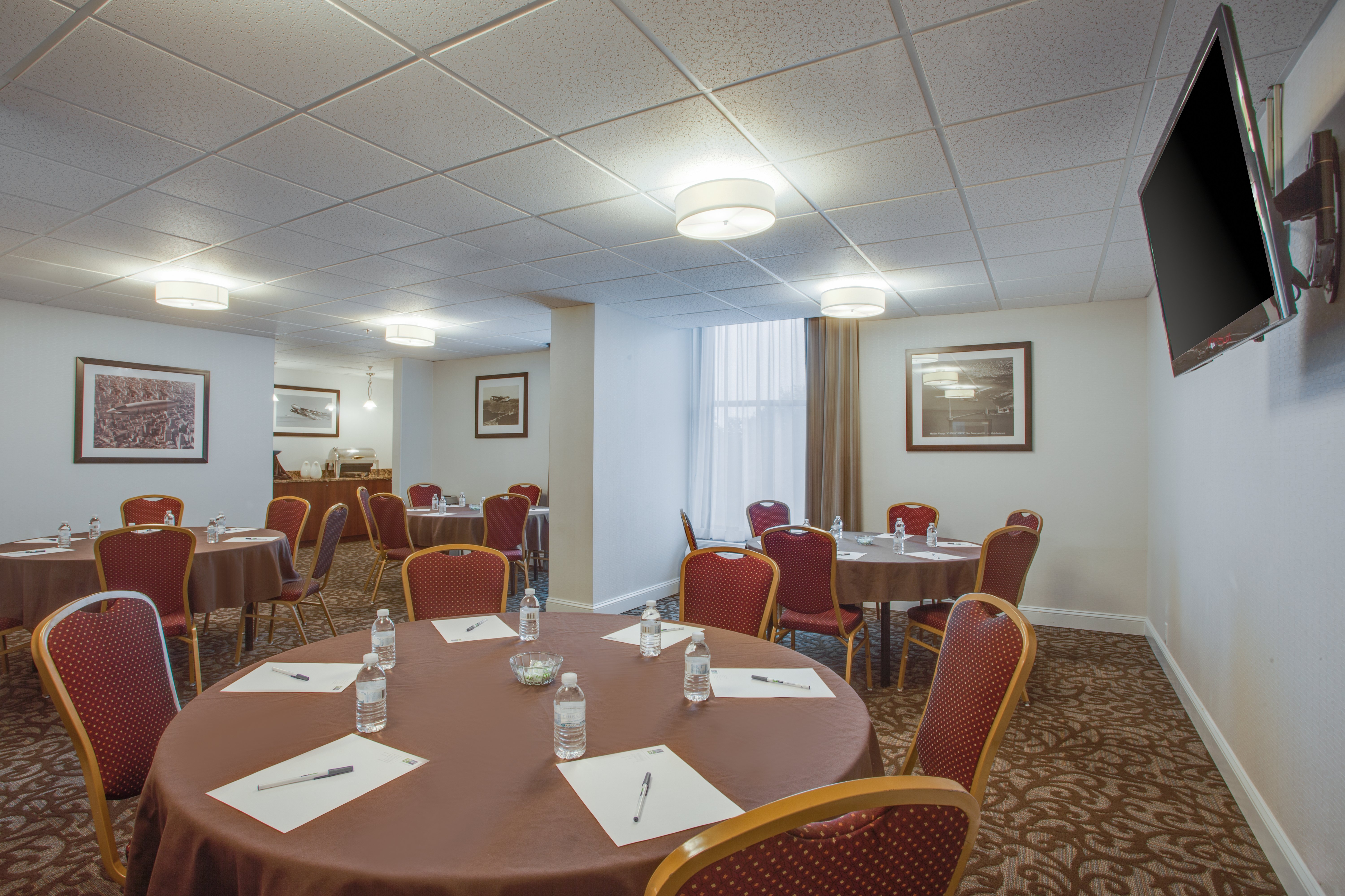 Holiday Inn Express Washington Dc East Andrews Afb 44/56