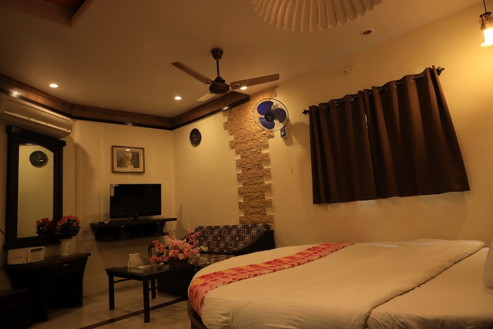 Hotel Pratap Heritage 23/50