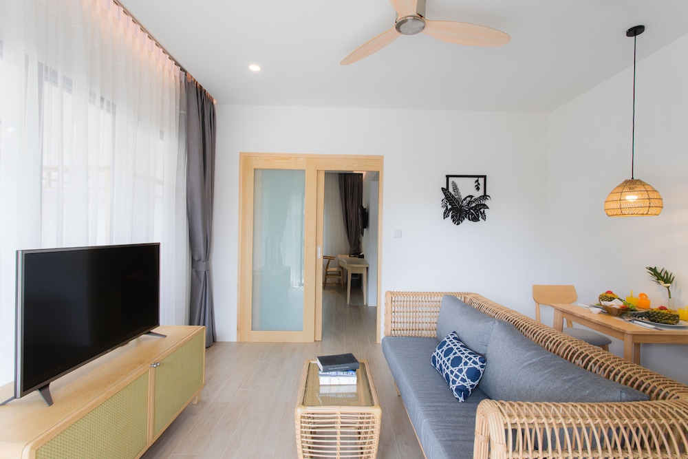 Blu Pine Villa and Pool Access 24/41