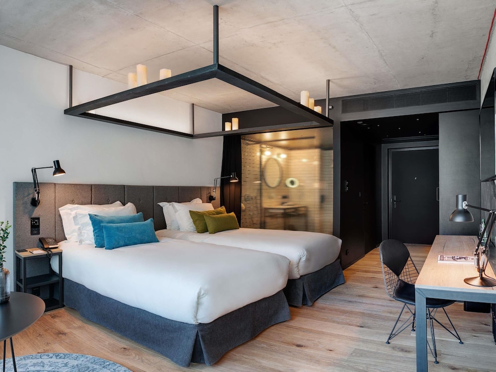 CLASSIC, TWIN BEDS