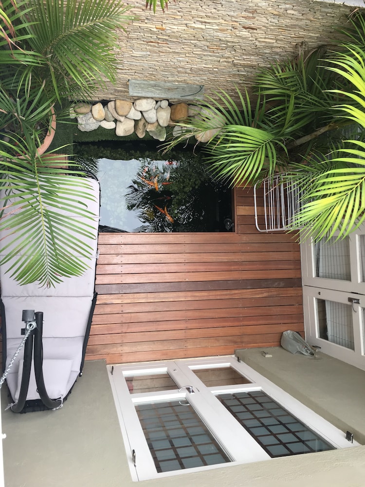 Gordons Guesthouse 40/46