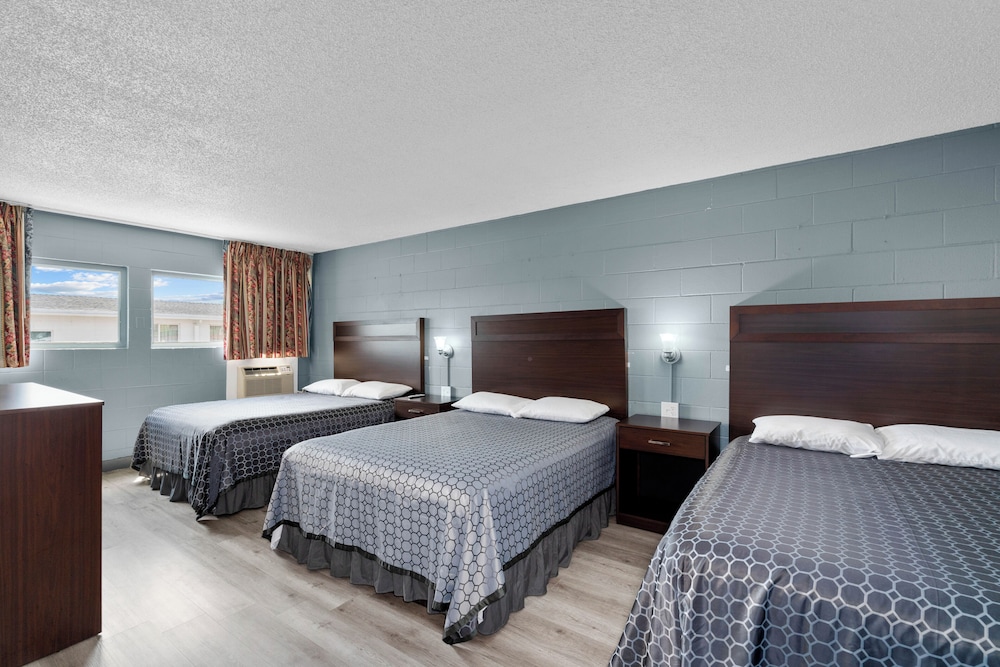 Holiday Lodge Wenatchee 18/42