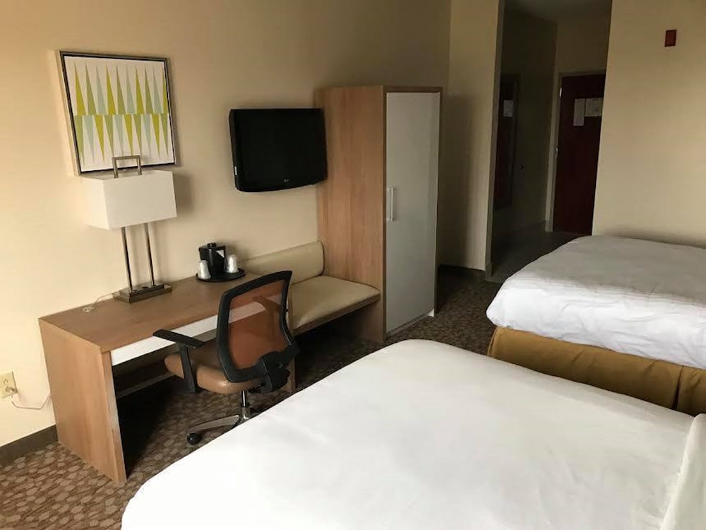 Holiday Inn Express Hotel And Suites Dayton West Brookville 15/46