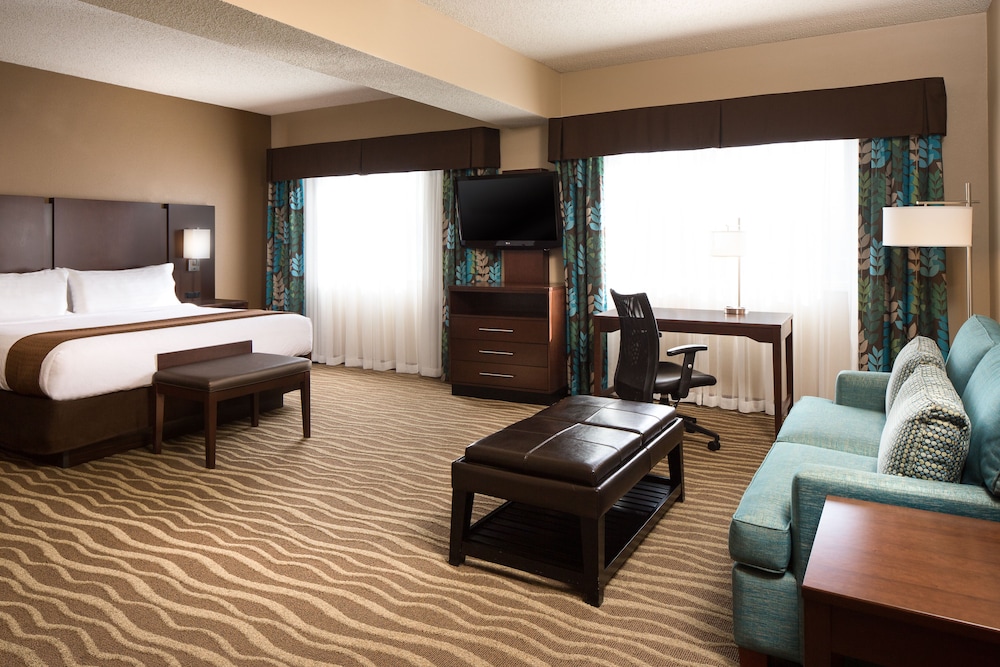 Holiday Inn Hotel And Suites Overland Park West 41/78