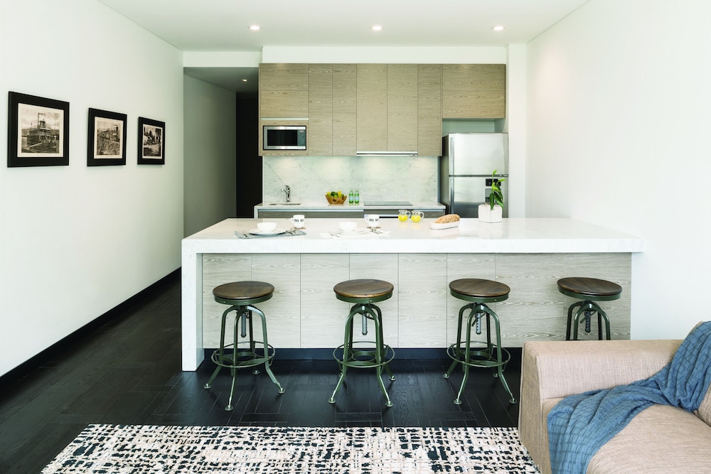 8010 Urban Living 33/46