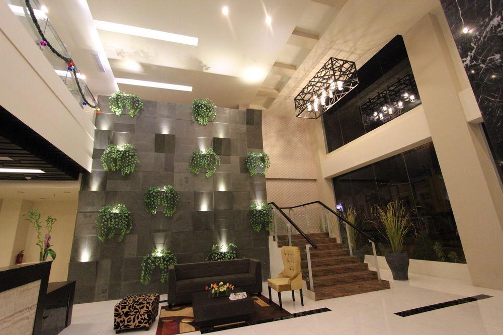 THE SUN HOTEL MADIUN 3/26