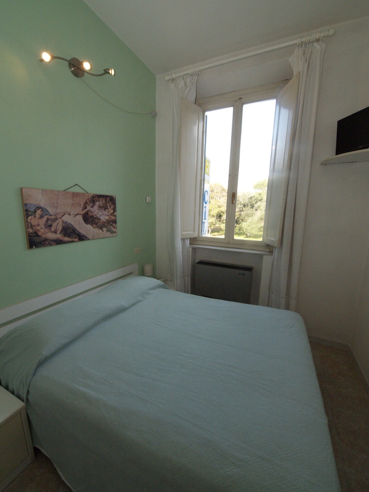 ECONOMY, DOUBLE BED