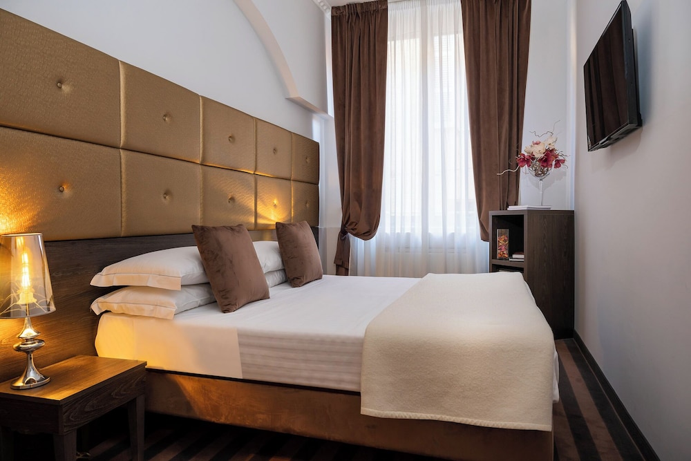 DELUXE, SUITE