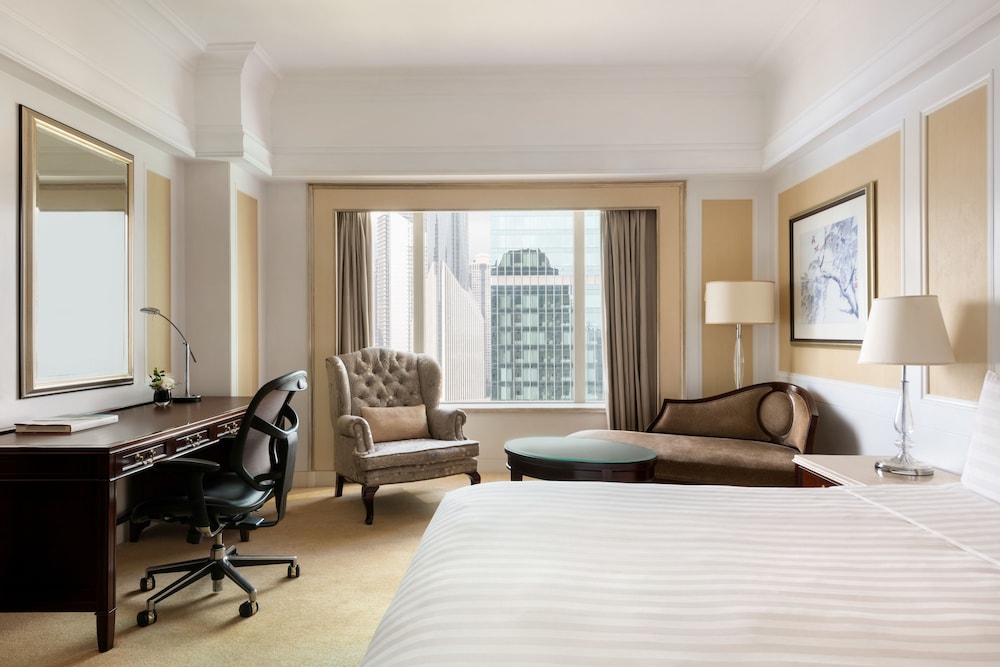 Pudong Shangri La 28/77