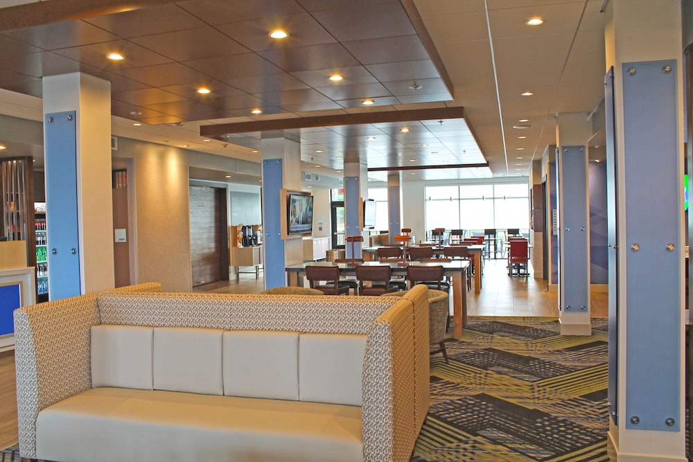 Holiday Inn Express Suites St Louis South I 55 5/52