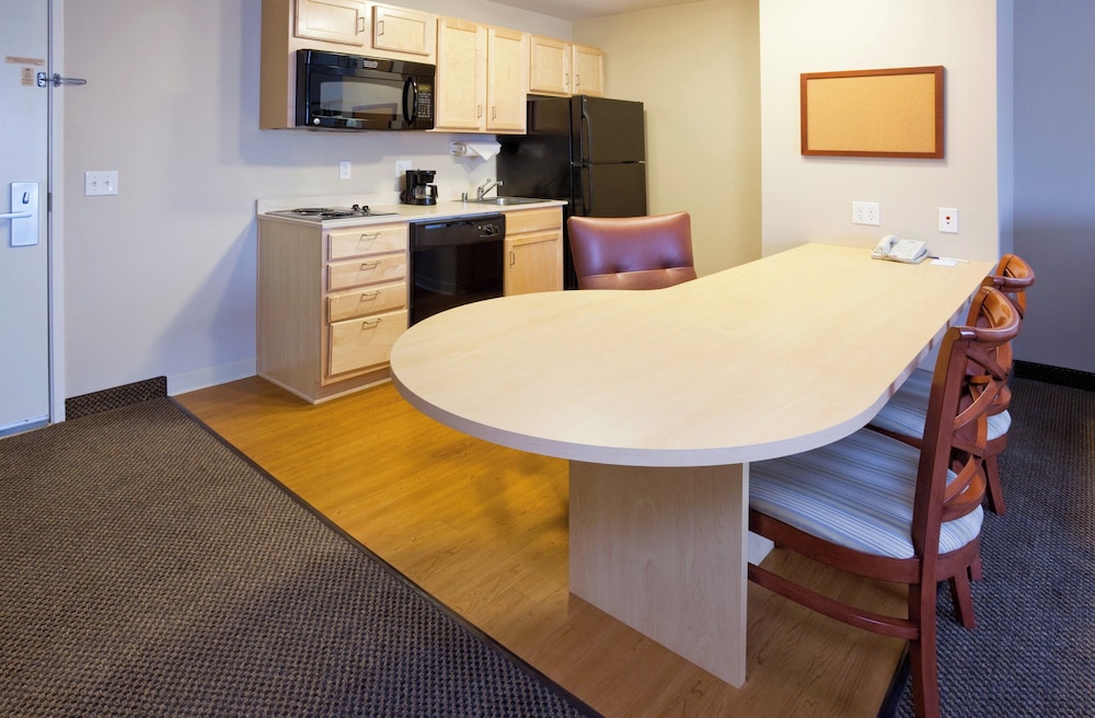 Candlewood Suites Milwaukee Brown Deer 14/29
