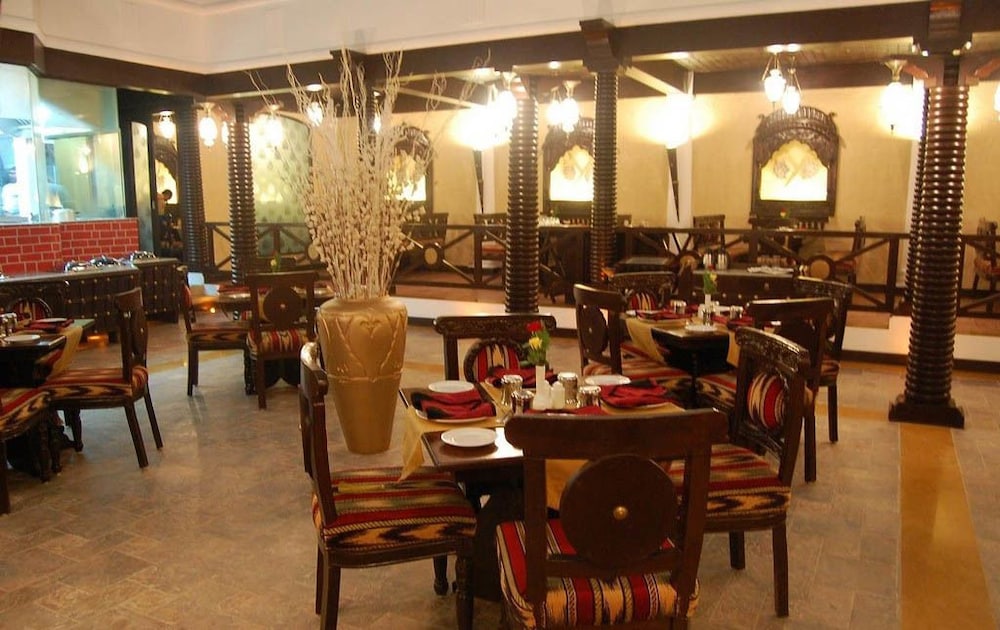 Noor Us Sabah Palace 31/45