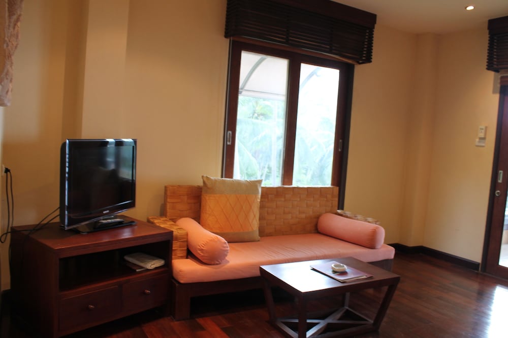 Coral Cliff Beach Resort 37/70