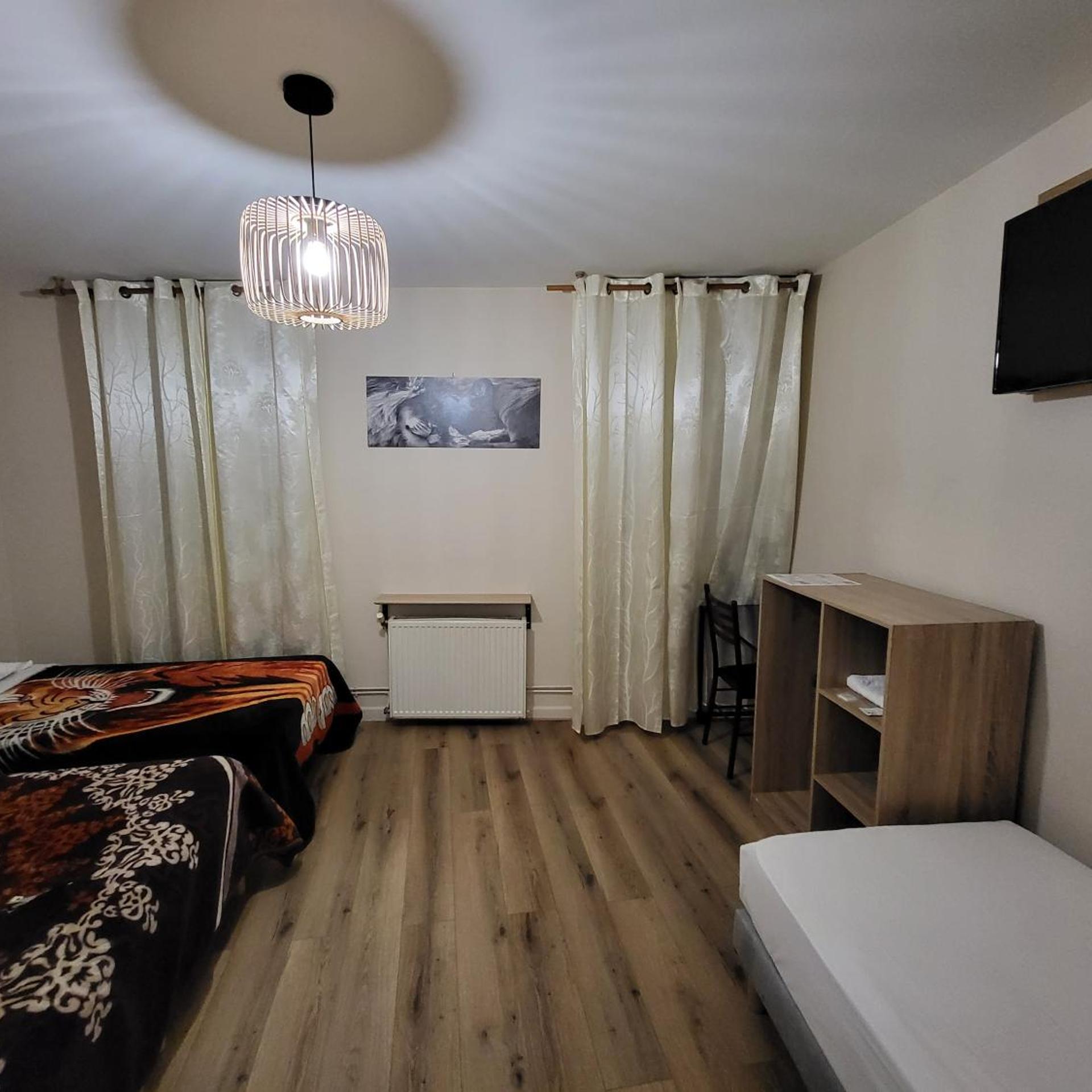 Hotel in Paris 37/41