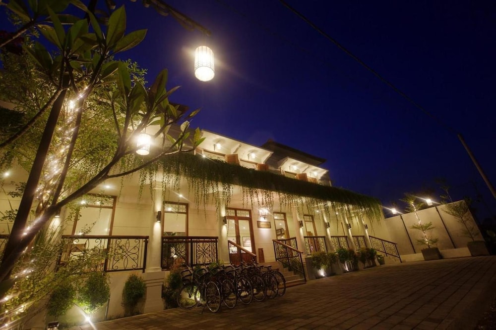 Seminyak Lagoon All Suites Hotel 2/47