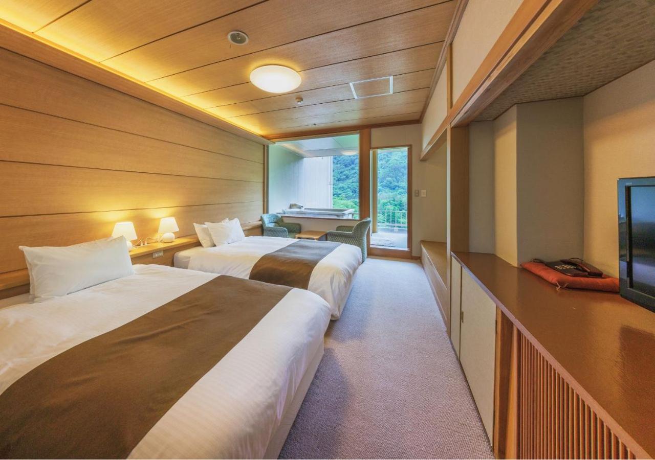 Twin Beds, Valley View, Outdoor Bath