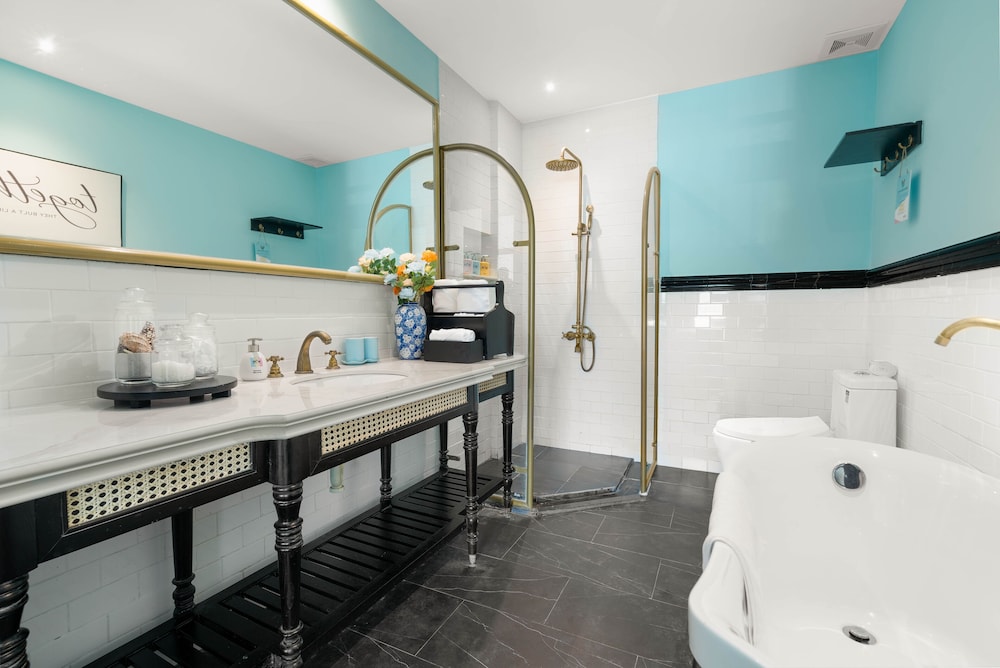 The Now Boutique Hotel 49/50